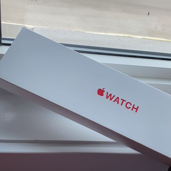 Apple Watch Series 7 45mm Red Aluminum Red Sport Band GPS - Picture 2 of 3